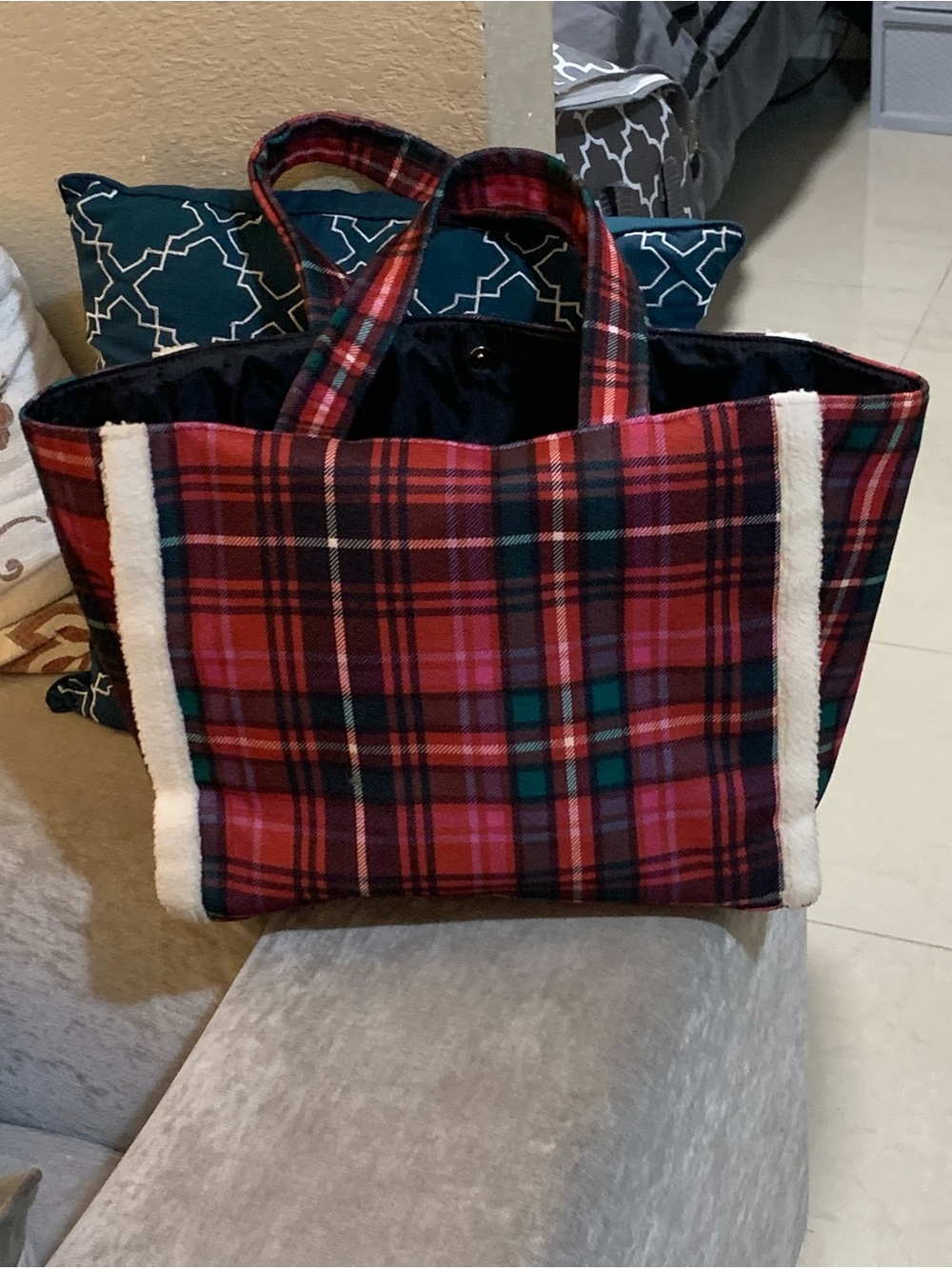 Victoria’s Secret Tote Bag - Picture 2 of 4